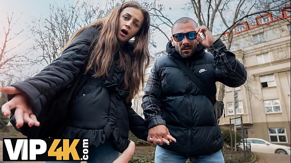 Teen virtual_reality shows off Video