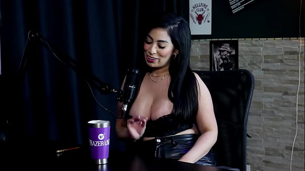 Venceu o concurso do cu mais bonito, seu primeiro v&iacute_deo foi anal, teve o pau de 23cm e &eacute_ muito safada, al&eacute_m das dicas pro anal - Amy Yamaguchi (SHEER/RED)